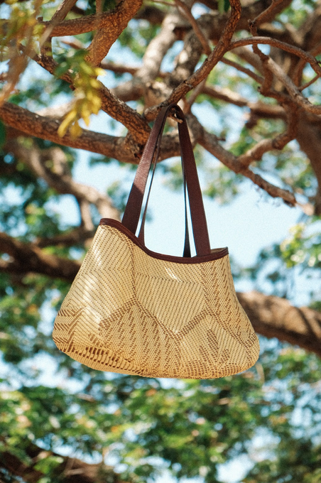 Small Dulce Bag in Brown - store